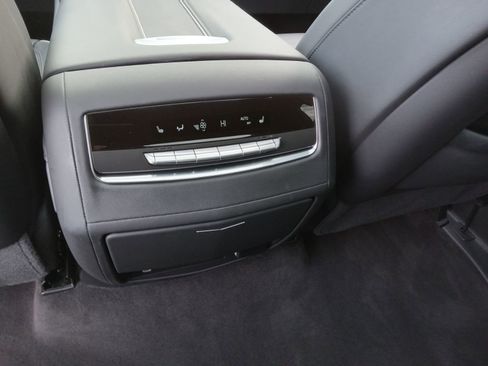 Certified 2024 Cadillac Escalade Premium Luxury image 26