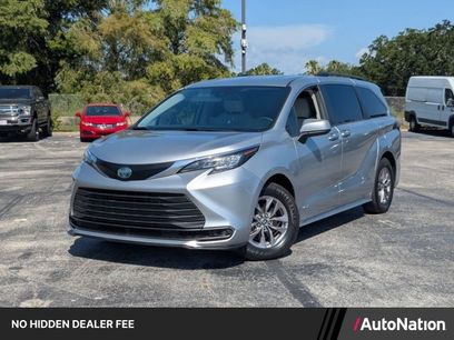Used 2021 Toyota Sienna LE