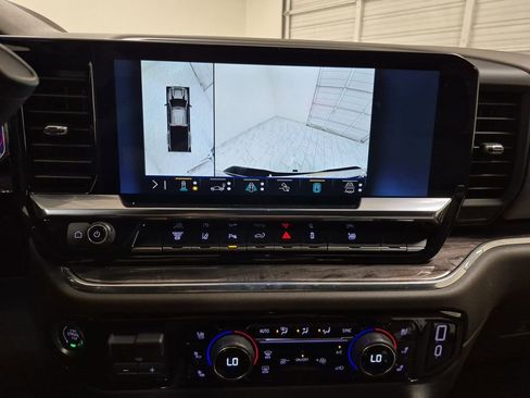 Used 2025 Chevrolet Silverado 3500 LTZ w/ LTZ Texas Edition image 15