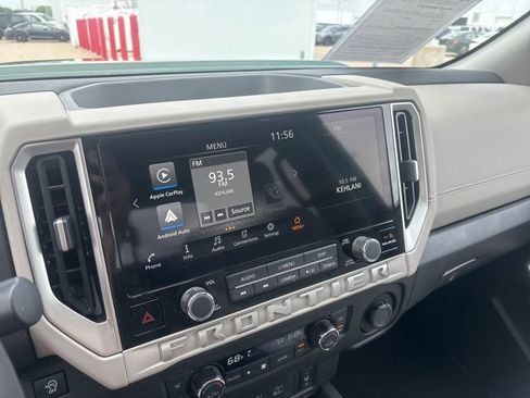 Used 2025 Nissan Frontier SV w/ SV Convenience Package RWD image 15