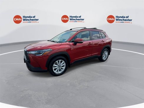 Used 2022 Toyota Corolla Cross LE AWD/4WD image 4