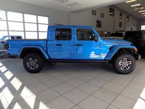 Certified 2024 Jeep Gladiator Mojave image 9