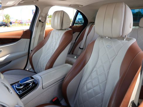 Used 2017 Mercedes-Benz E 300 4MATIC image 9