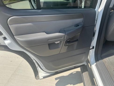 Used 2004 Ford Explorer Sport XLT image 10