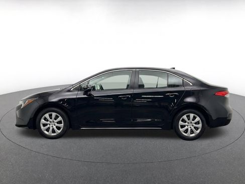 Used 2025 Toyota Corolla LE FWD image 4