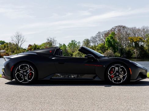 Used 2023 Maserati MC20 Spyder image 2