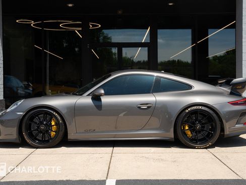 Used 2019 Porsche 911 GT3 RWD image 8