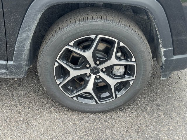 Certified 2025 Jeep Compass Limited AWD/4WD image 9