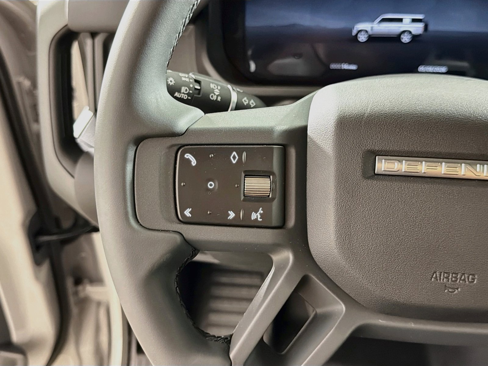 New 2026 Land Rover Defender 130 X-Dynamic SE AWD/4WD image 12