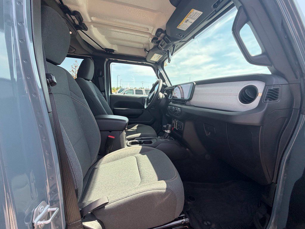 Certified 2024 Jeep Gladiator Sport AWD/4WD image 45