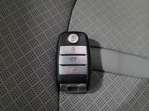 Used 2018 Kia Optima EX w/ Premium Package image 32