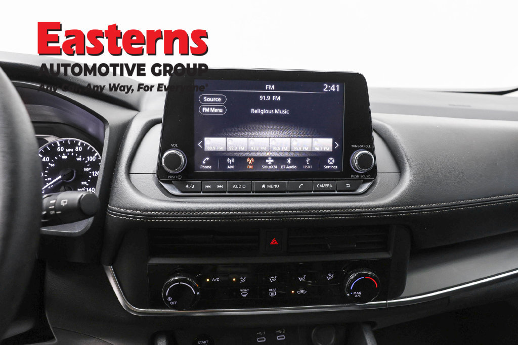 Used 2024 Nissan Rogue S AWD/4WD image 13