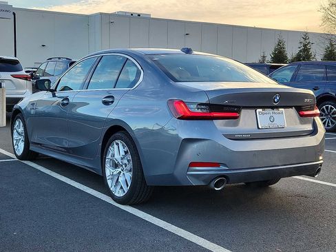 Used 2025 BMW 330i xDrive Sedan w/ Convenience Package image 4