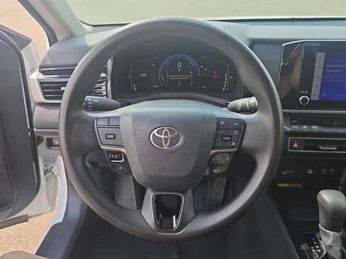 Used 2025 Toyota Camry LE FWD image 22