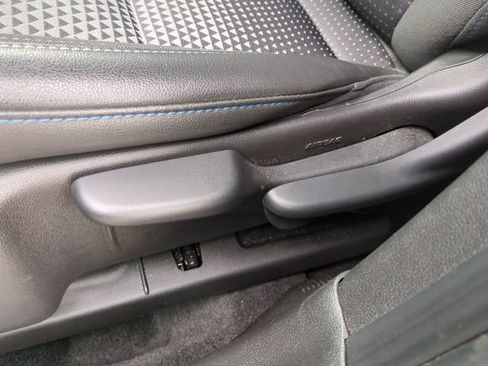 Certified 2025 Chevrolet Trax LT image 21