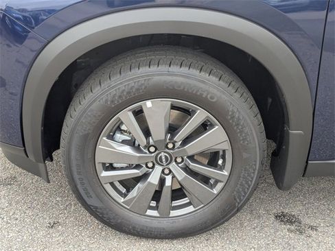 New 2025 Nissan Pathfinder SV w/ SV Premium Package image 10