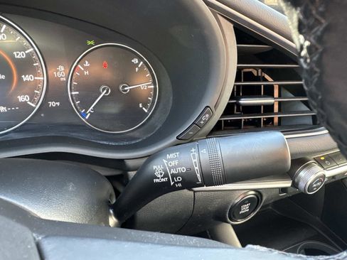 Used 2023 MAZDA MAZDA3 s image 28