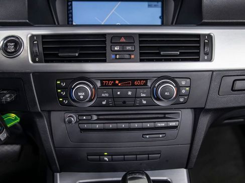 Used 2011 BMW 335i Convertible image 28