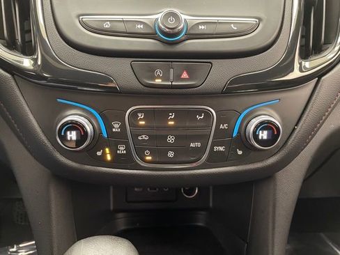 Used 2023 Chevrolet Equinox RS image 6