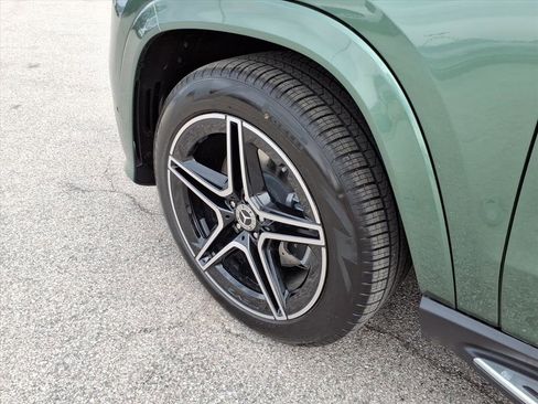 New 2026 Mercedes-Benz GLS 450 4MATIC image 9