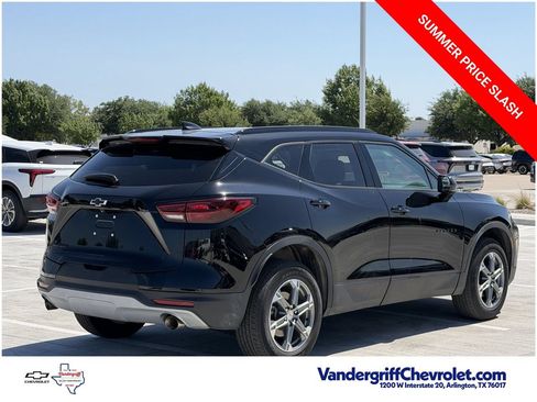 Used 2023 Chevrolet Blazer LT w/ Convenience Package FWD image 4