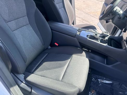 New 2025 Nissan Rogue SV FWD image 19