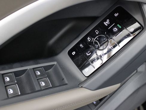 New 2026 Audi Q5 Premium Plus AWD/4WD image 18