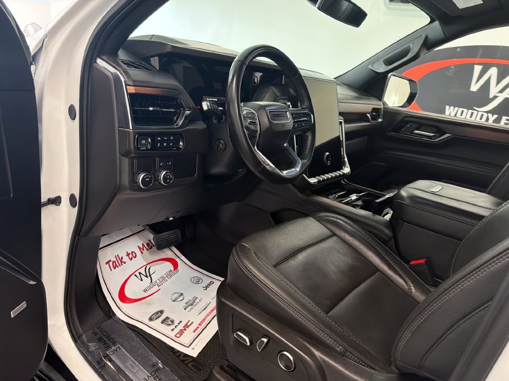 Used 2025 GMC Yukon Denali RWD image 11