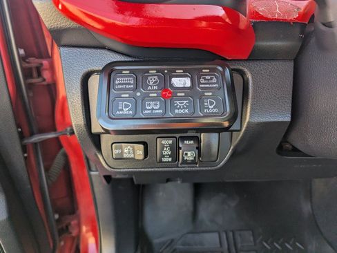 Used 2017 Toyota Tacoma TRD Off-Road w/ Tow Package (A/T) AWD/4WD image 15