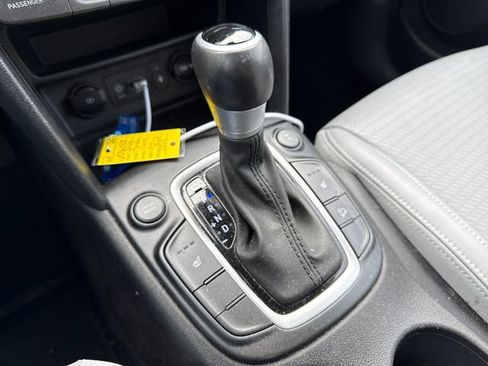 Used 2020 Hyundai Kona Limited AWD/4WD image 32