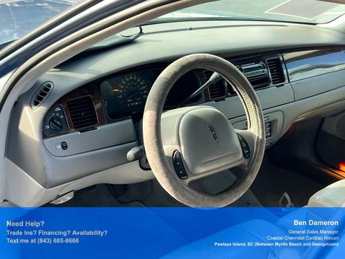 Used 1999 Lincoln Town Car Executive RWD image 9