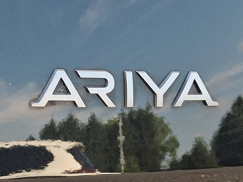 Used 2024 Nissan Ariya AWD image 33