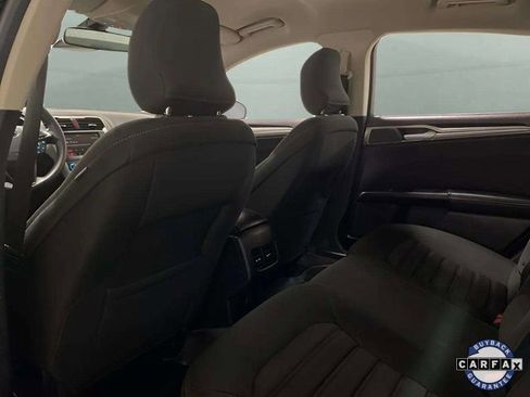 Used 2019 Ford Fusion SE image 17