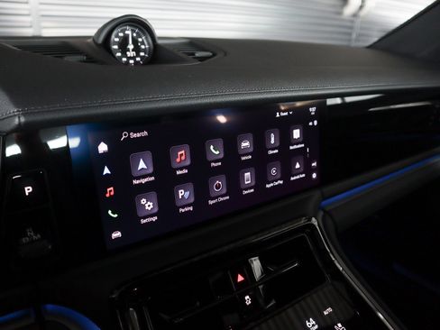 Certified 2025 Porsche Panamera RWD image 19
