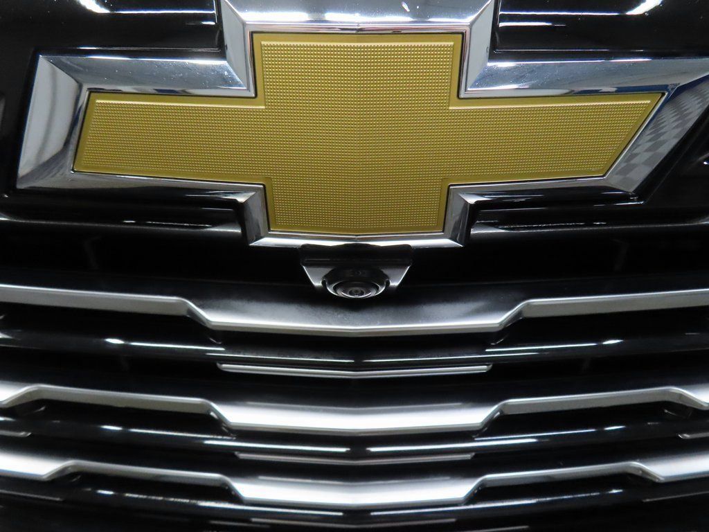 Used 2025 Chevrolet Suburban High Country AWD/4WD image 53