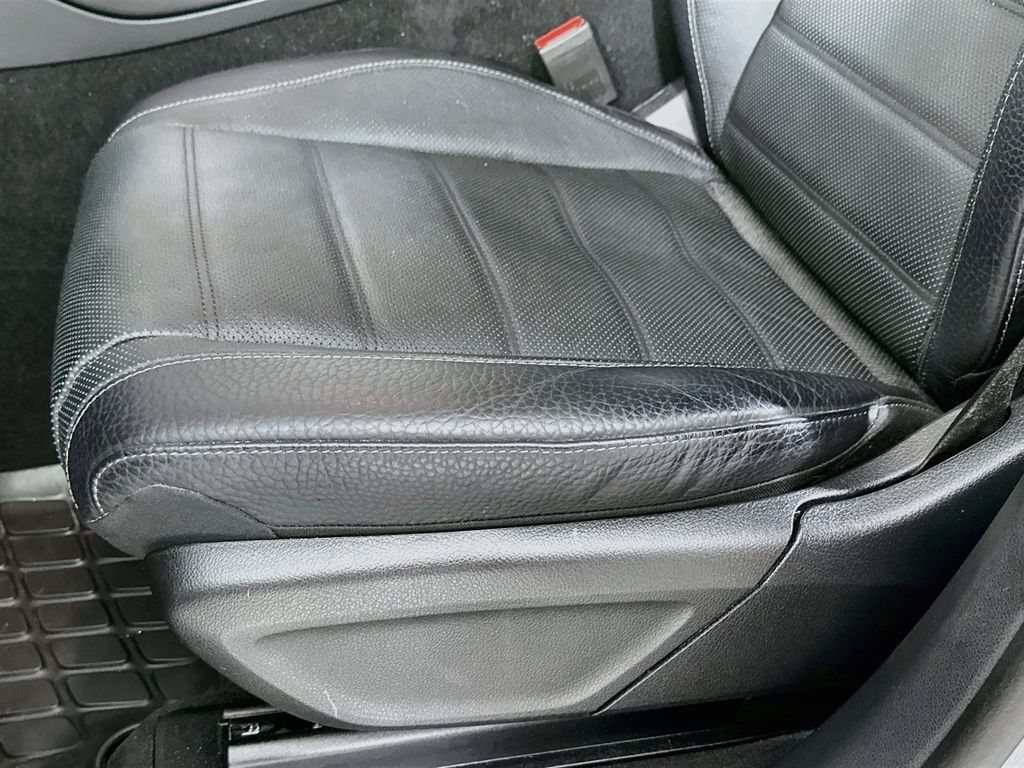 Used 2025 Mercedes-Benz GLS 580 4MATIC image 9