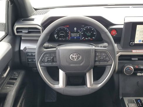 Used 2025 Toyota Tacoma TRD Off-Road image 27