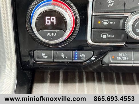 Used 2022 GMC Yukon XL Denali w/ Denali Premium Package image 23