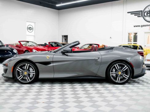 Used 2020 Ferrari Portofino RWD image 19