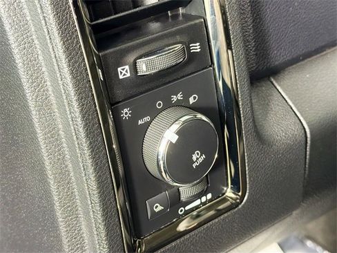 Used 2016 RAM 1500 Sport image 10