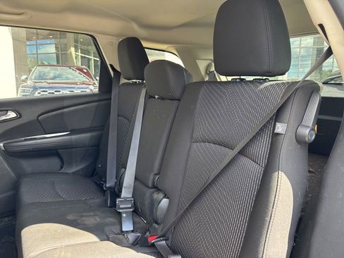 Used 2020 Dodge Journey SE FWD image 12