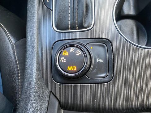 Used 2017 GMC Acadia SLT image 41