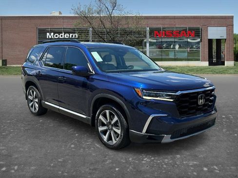 Used 2023 Honda Pilot Touring image 5