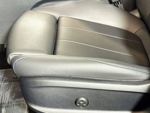 Certified 2025 Mercedes-Benz GLB 250 image 18