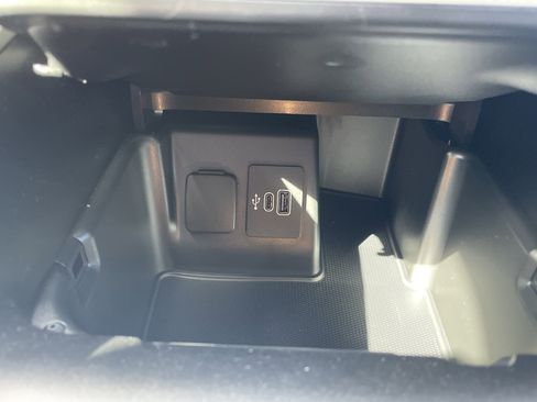 New 2025 Ford Explorer Active image 33