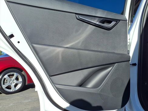 Used 2025 Kia Niro LX image 22