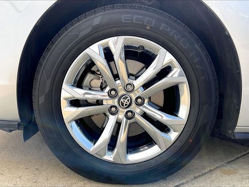Used 2021 Toyota Sienna XSE AWD/4WD image 11