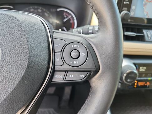 Used 2019 Toyota RAV4 Limited w/ Cold Weather Package FWD image 22