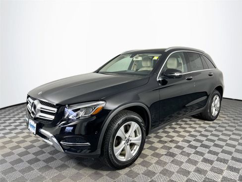 Used 2018 Mercedes-Benz GLC 300 4MATIC image 2