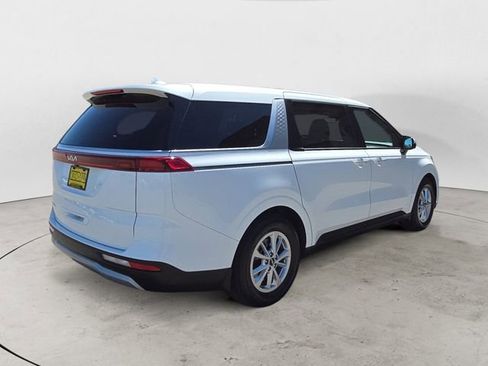 Used 2023 Kia Carnival LX w/ Paint Protection Package FWD image 5